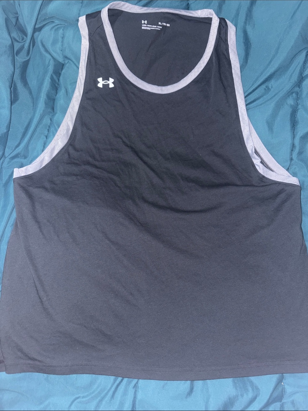Under Armour Women’s Black Loose fit Tank Top with Light Gray Trim